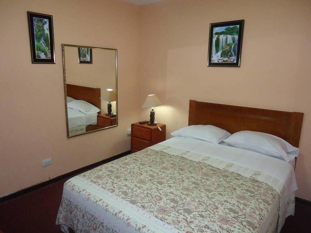 Hotel Excalibur Lima Bagian luar foto